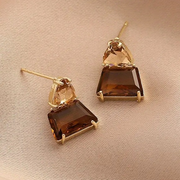 NEW Brown Amber Sapphire Geometric Gold 18k Stud Earrings - Picture 6 of 8